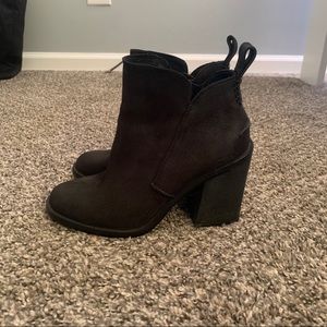 Women’s UGG boots